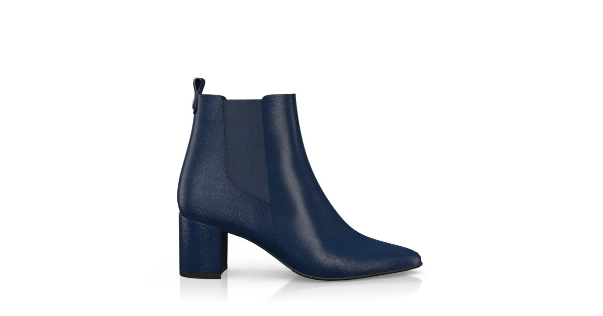 Mittelhohe Stiefeletten mit Spitze